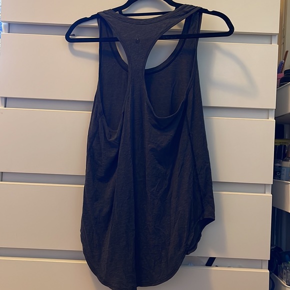 Lululemon gray tank small/ Medium - Picture 4 of 4